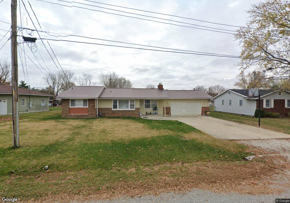 922 N Main St, Effingham, IL 62401 - photo 1