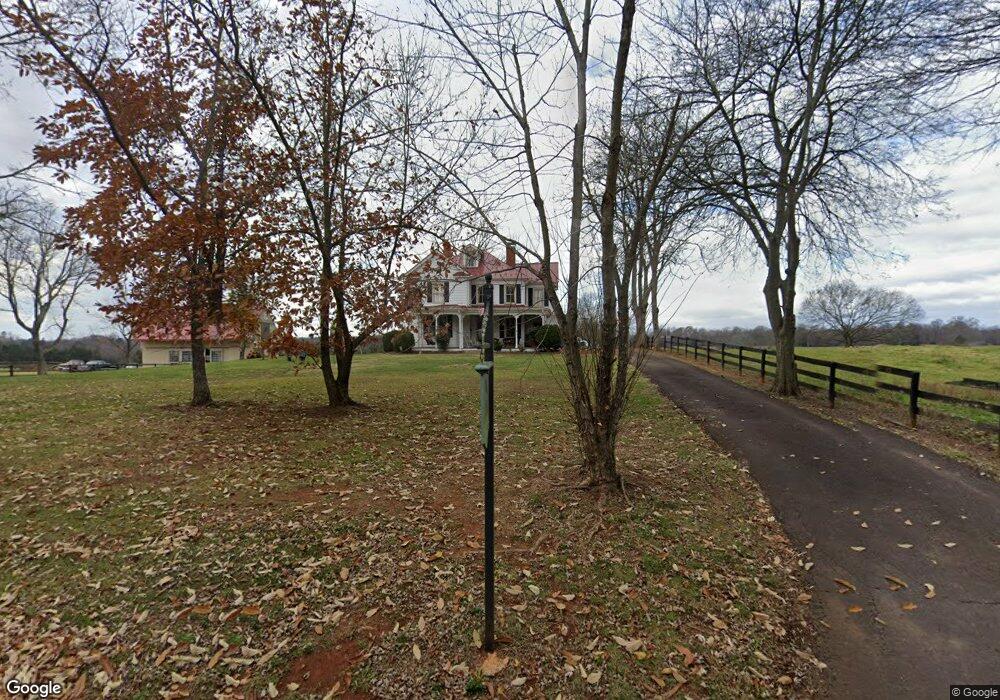 9152 Oak Park Rd, Locust Dale, VA 22948 - photo 1