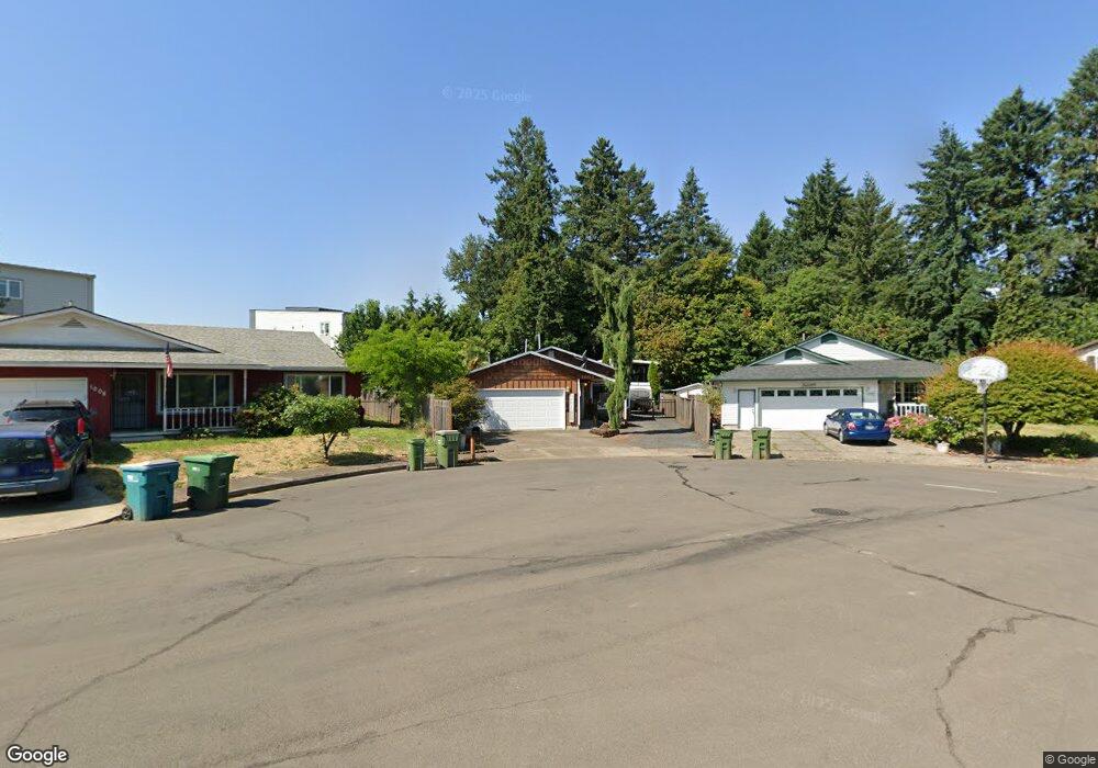 1004 E 11th Ct, Newberg, OR 97132 - photo 1