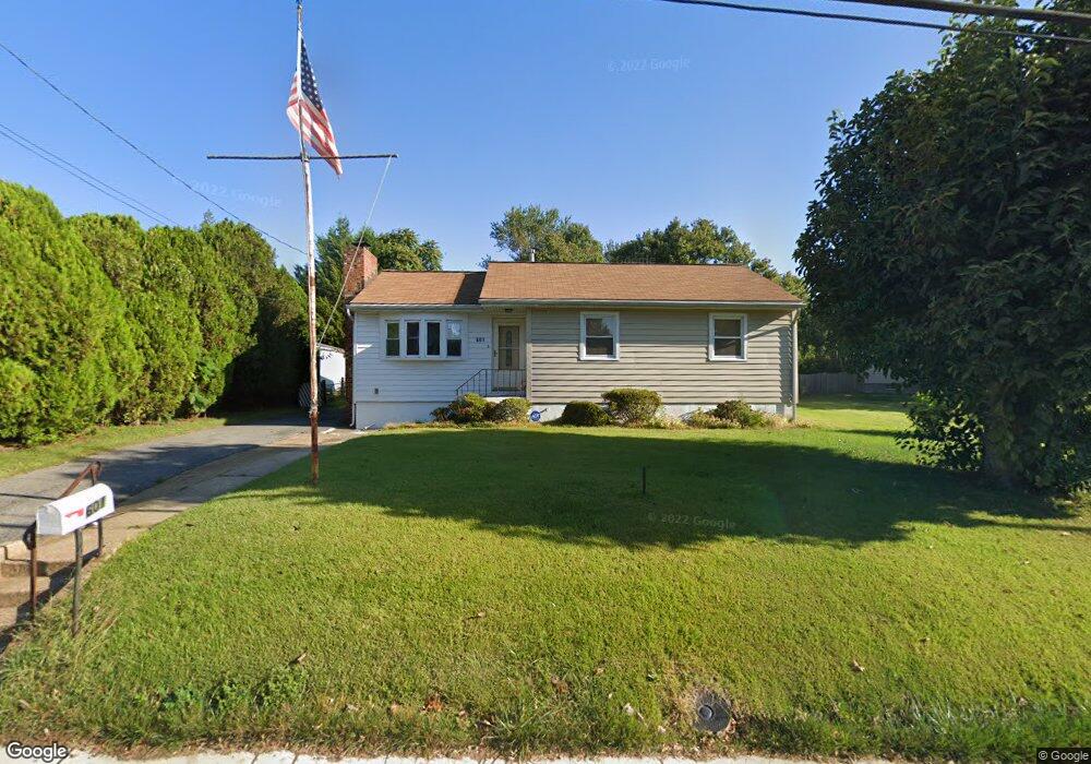 601 W Furnace Branch Rd, Glen Burnie, MD 21061 - photo 1