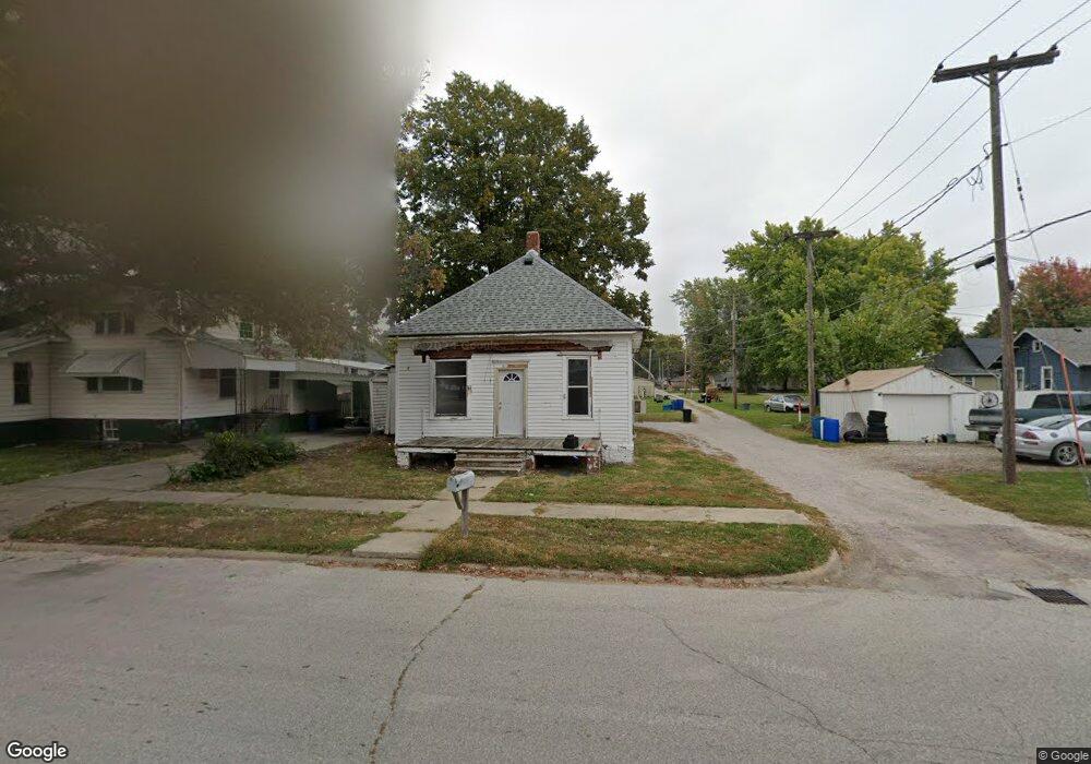 207 N Sycamore St, Shenandoah, IA 51601 - photo 1