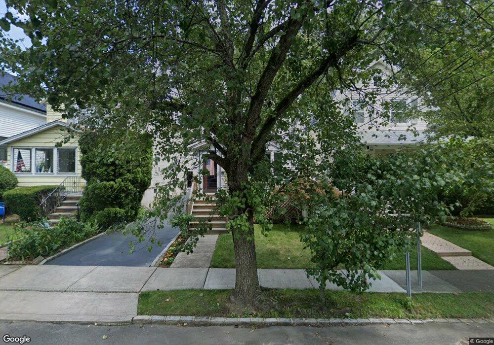 13 Jefferson St, Port Washington, NY 11050 - photo 1