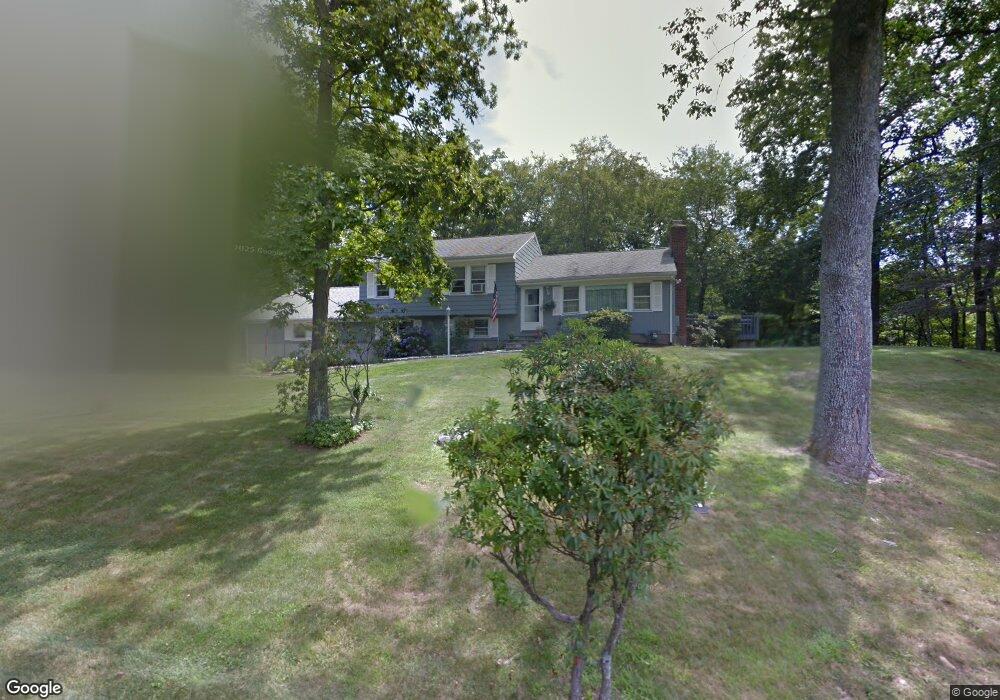 40 Tashua Ln, Trumbull, CT 06611 - photo 1