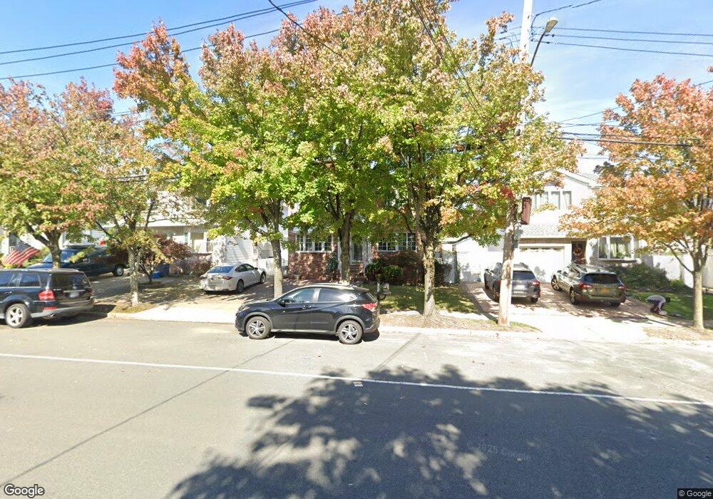 34 Hemlock Ln, Staten Island, NY 10309 - photo 1