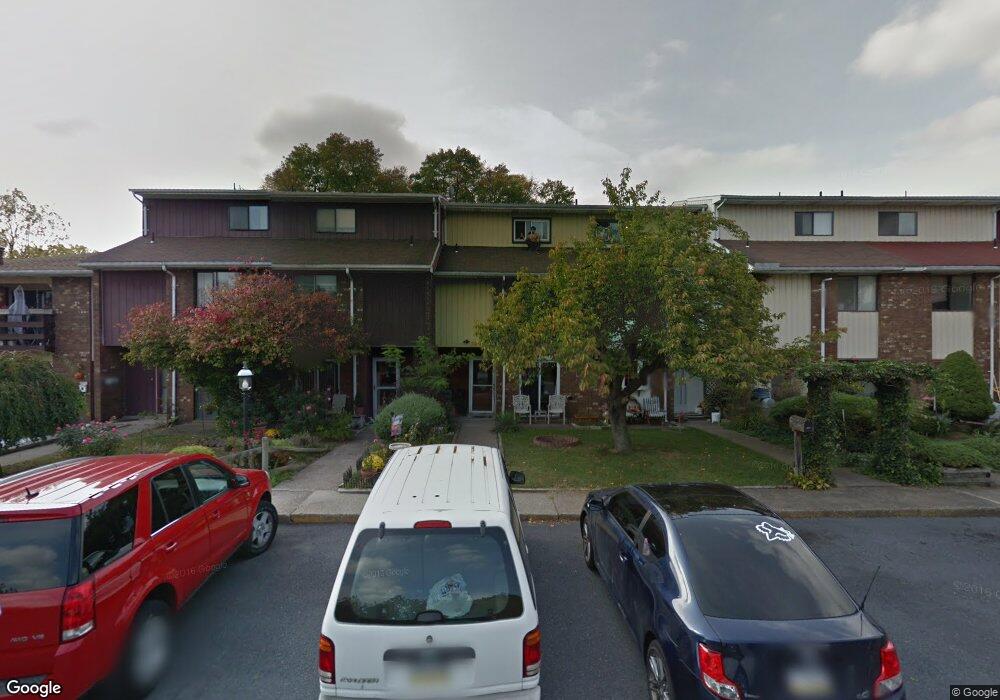 1536 Creekside Rd, Whitehall, PA 18052 - photo 1