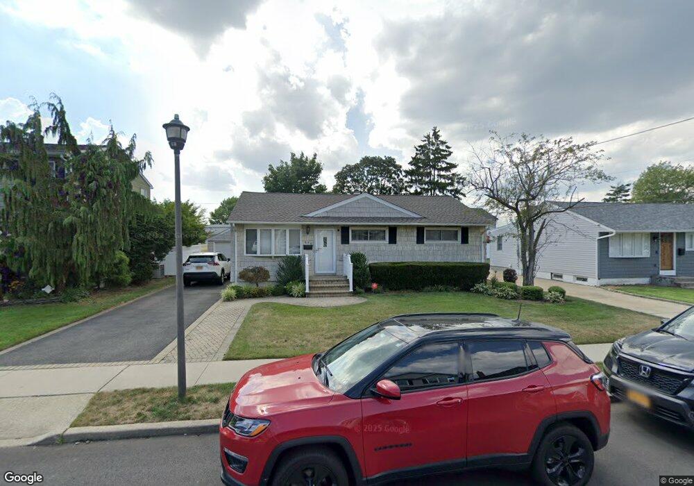 640 Patterson Ave, Franklin Square, NY 11010 - photo 1