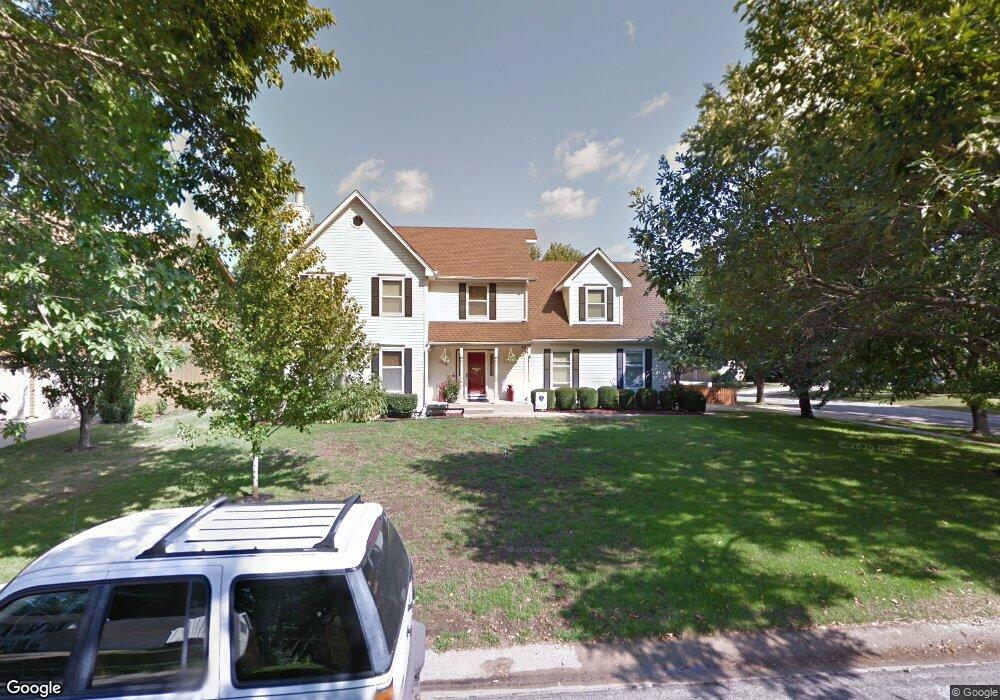 8325 Twilight Ln, Lenexa, KS 66219 - photo 1