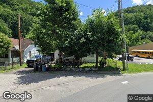 8 Sidney St, van, WV 25206