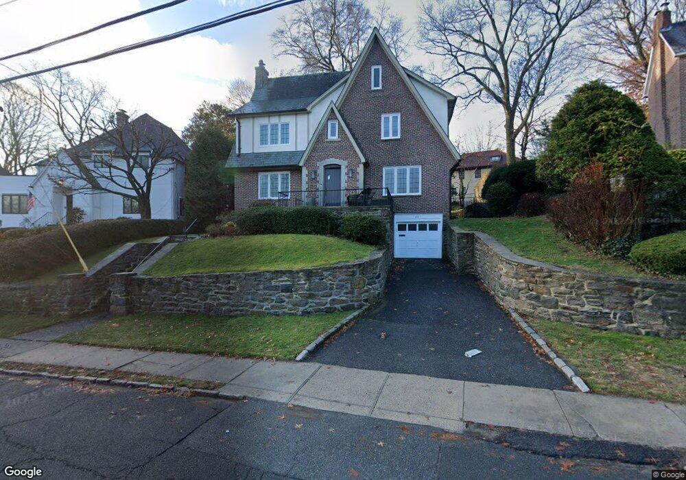 213 Pondfield Rd W, Bronxville, NY 10708 - photo 1