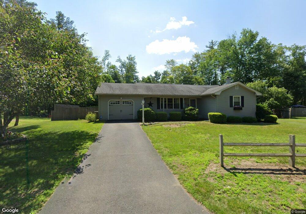 32 Plantation Cir, Greenfield, MA 01301 - photo 1