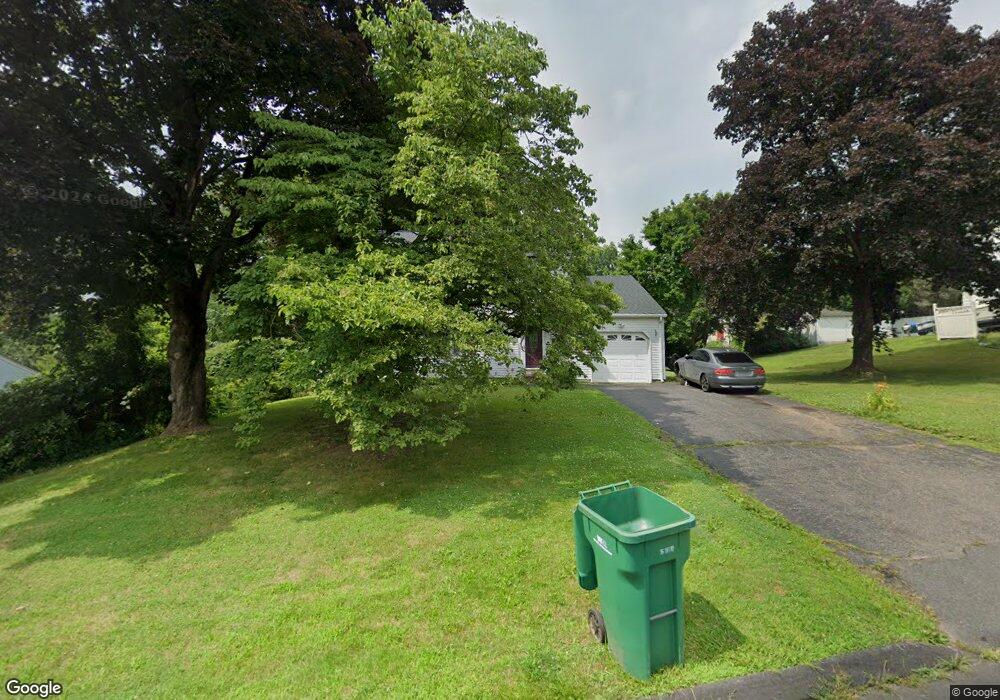 19 Newport Dr, Bloomfield, CT 06002 - photo 1