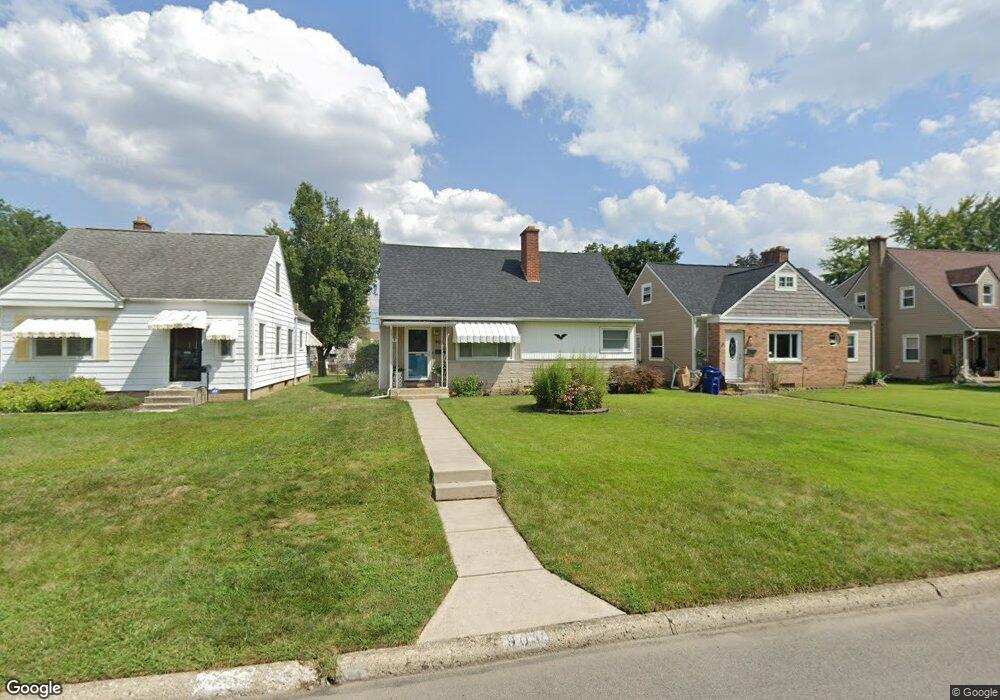 908 Chestershire Rd, Columbus, OH 43204 - photo 1