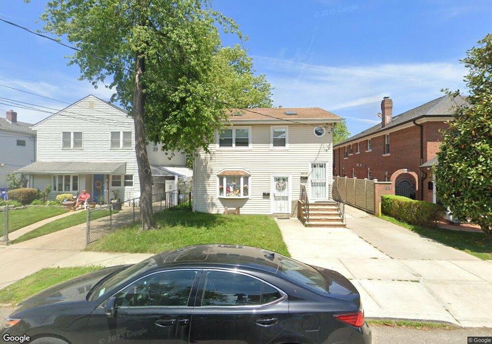 25615 58th Ave, Little Neck, NY 11362 - photo 1