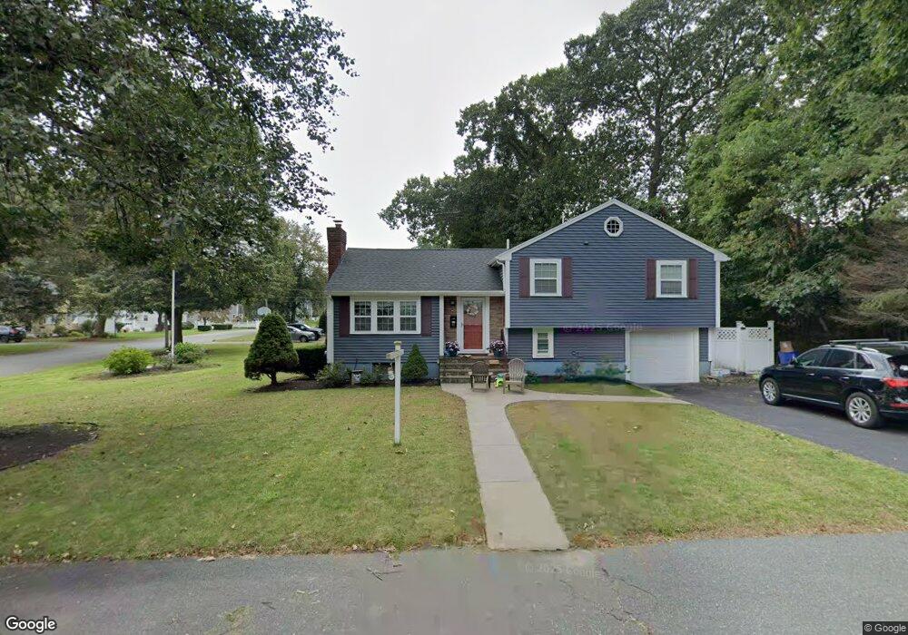 46 Windsor Rd unit House, Stoneham, MA 02180 - photo 1