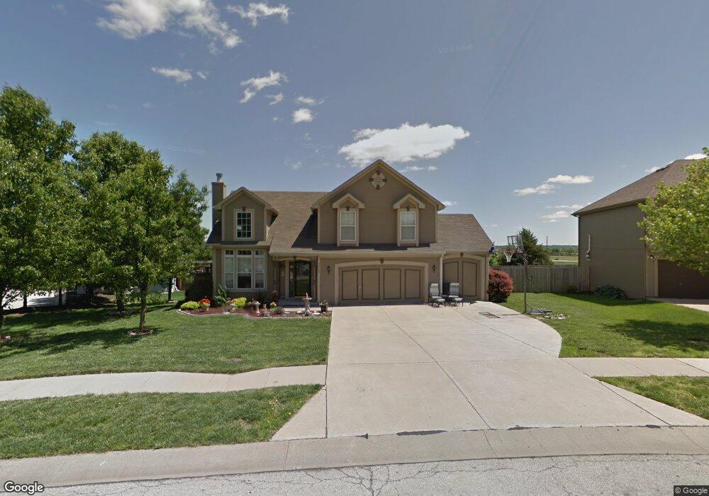 5823 Meadow Sweet Ln, Shawnee, KS 66226 - photo 1