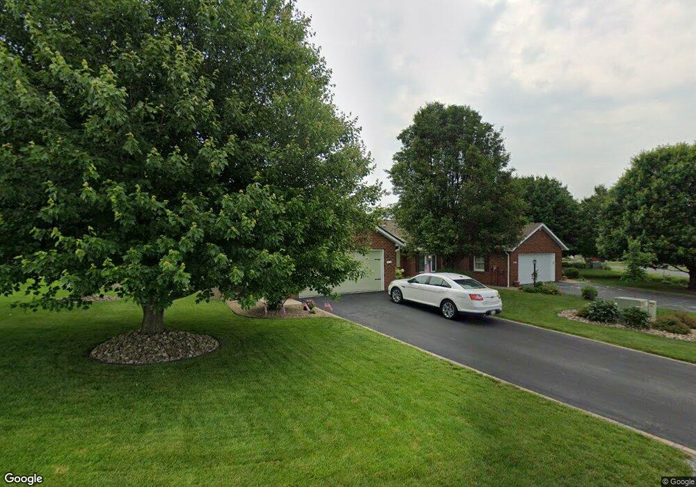 2464 Mccleary Dr, Chambersburg, PA 17201 - photo 1