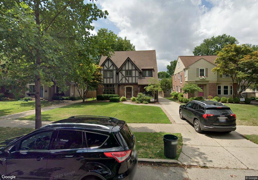 699 Rivard Blvd, Grosse Pointe, MI 48230 - photo 1