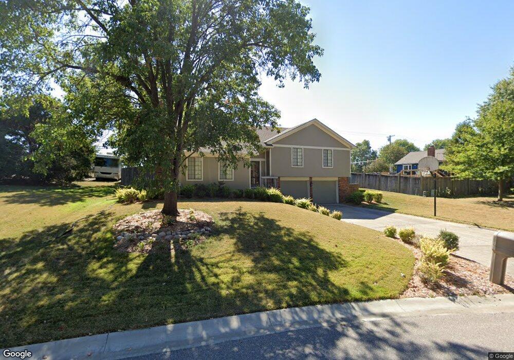 6643 Goode Dr, Shawnee, KS 66216 - photo 1