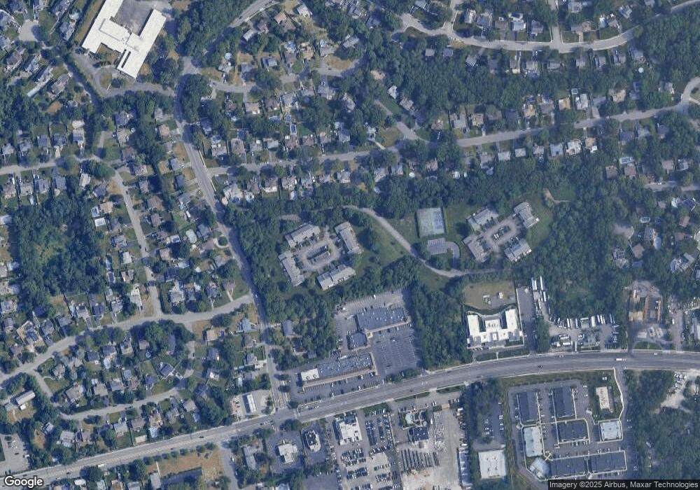 16 Sandy Hill Rd, ComMacK, NY 11725 - photo 1