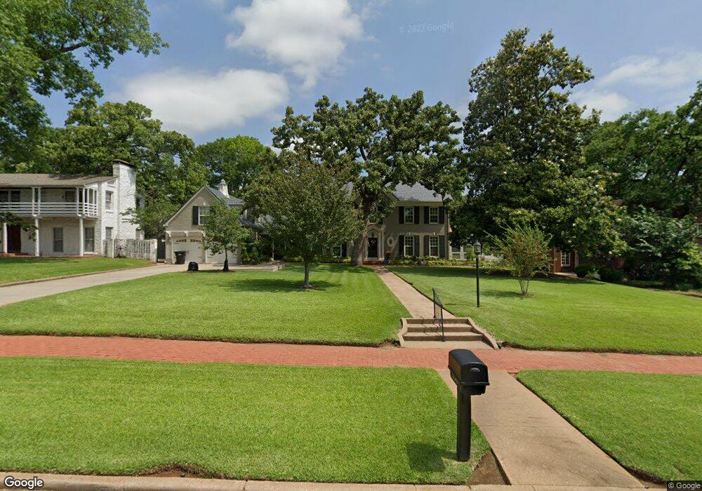 1419 W Woodard St, Denison, TX 75020 - photo 1