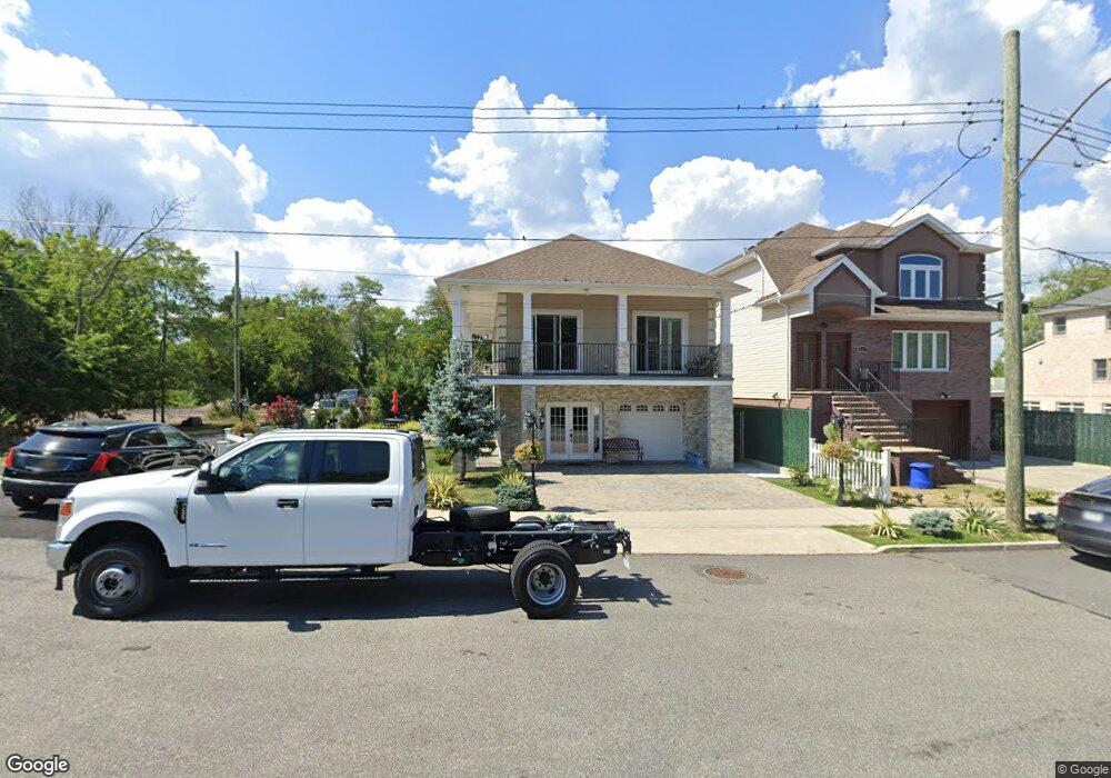 667 Quincy Ave, Staten Island, NY 10305 - photo 1