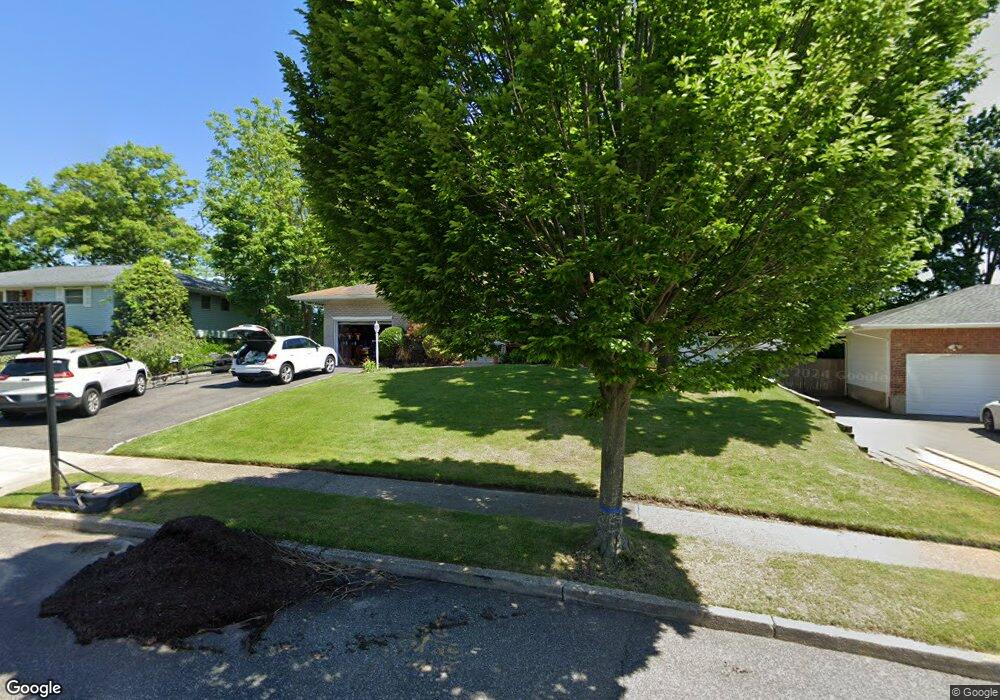 15 Rita Crescent, ComMacK, NY 11725 - photo 1