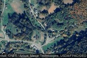 27 Hollywood Rd, Newton, WV 25266