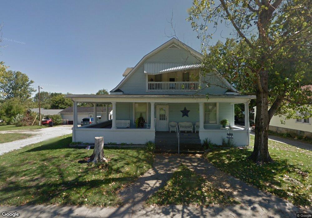 413 S Main St, Bicknell, IN 47512 - photo 1