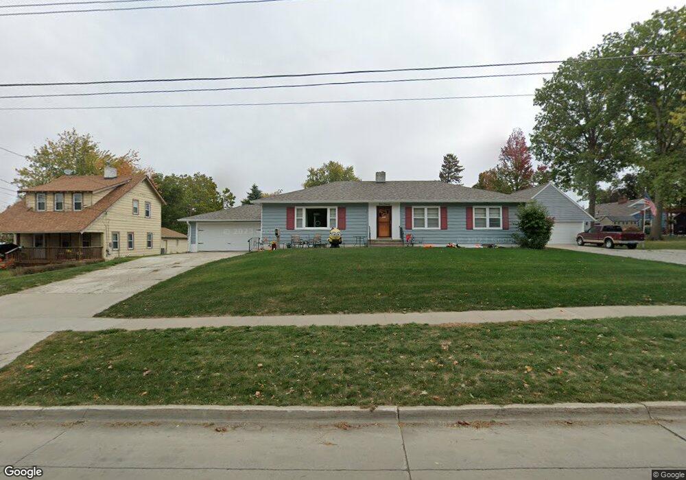 920 W 9th St S, Newton, IA 50208 - photo 1