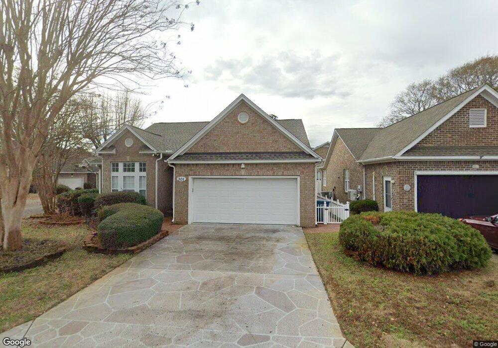 301 Palm Ln, Myrtle Beach, SC 29577 - photo 1