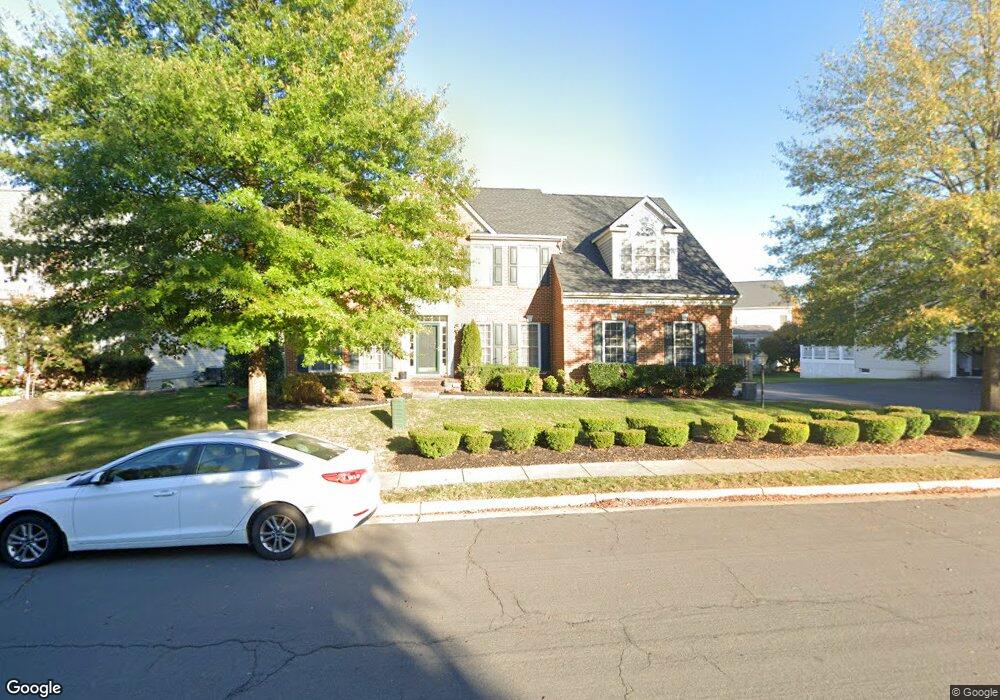 25784 Longforest Dr, Chantilly, VA 20152 - photo 1