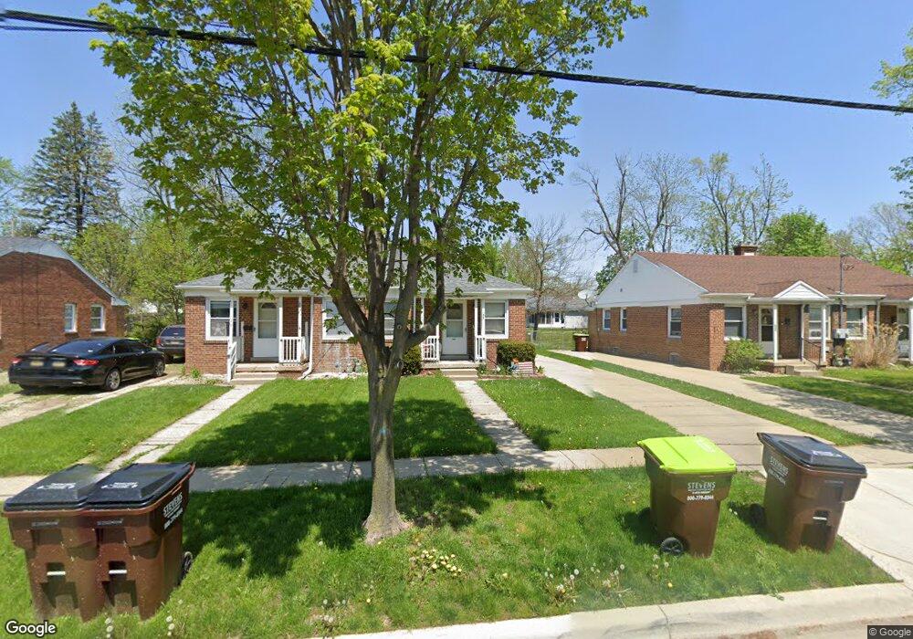 726 W Maple Ave, Adrian, MI 49221 - photo 1