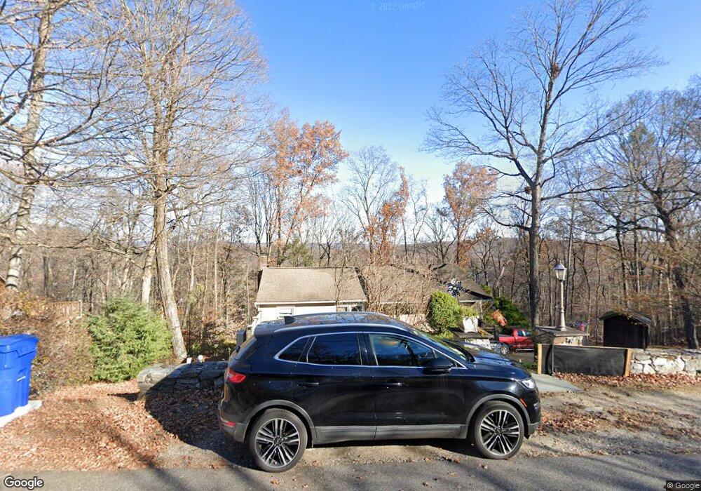 33 Linda Ln, New Fairfield, CT 06812 - photo 1