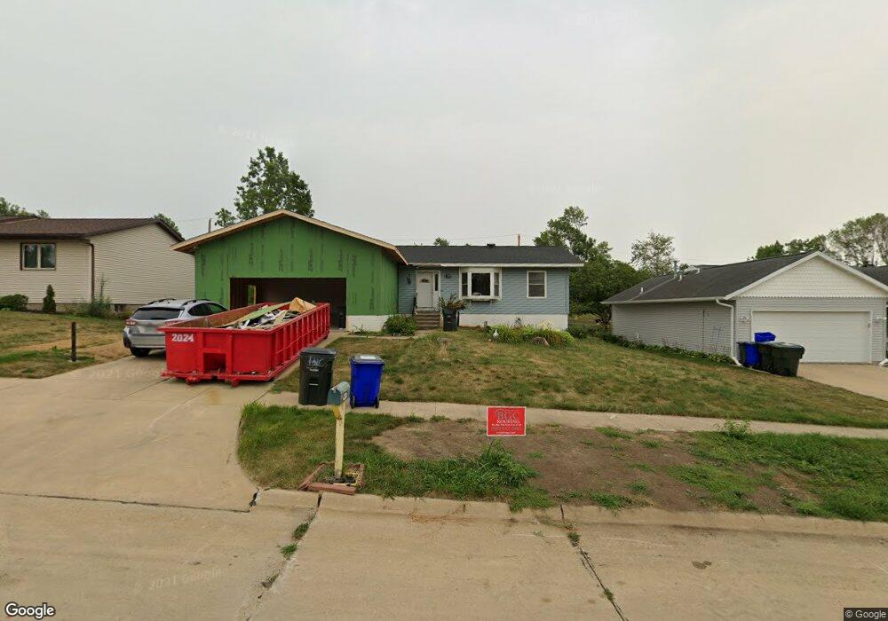 2401 25th St SW, Cedar Rapids, IA 52404 - photo 1