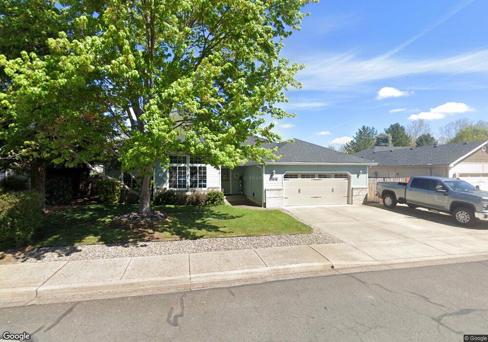 566 Mitchell Way, Central Point, OR 97502 - photo 1