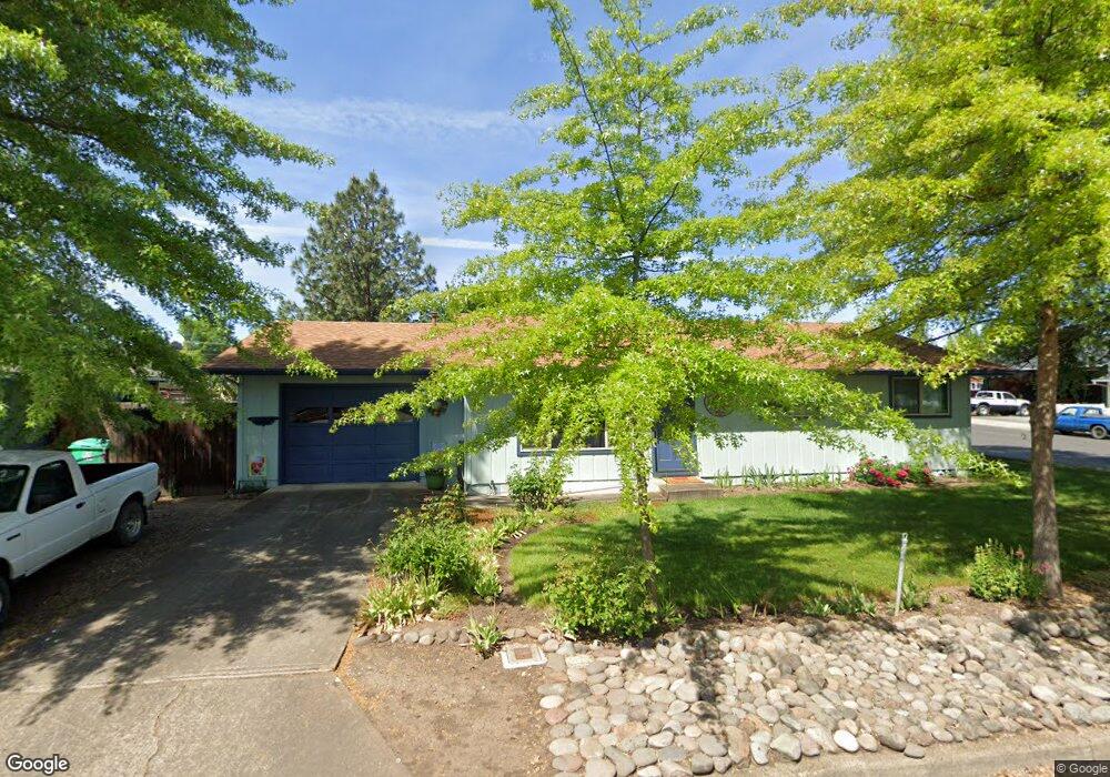 8 S Deanjou Ave, Eagle Point, OR 97524 - photo 1
