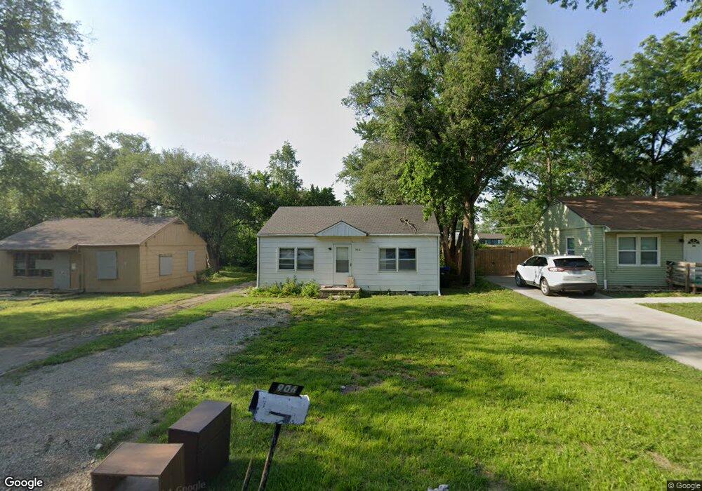 906 SE 34th St, Topeka, KS 66605 - photo 1