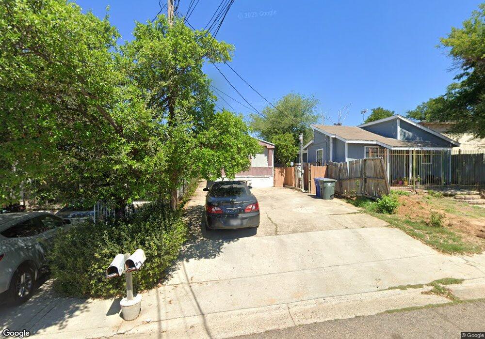 104 1/2 E Fremont St, Laredo, TX 78040 - photo 1