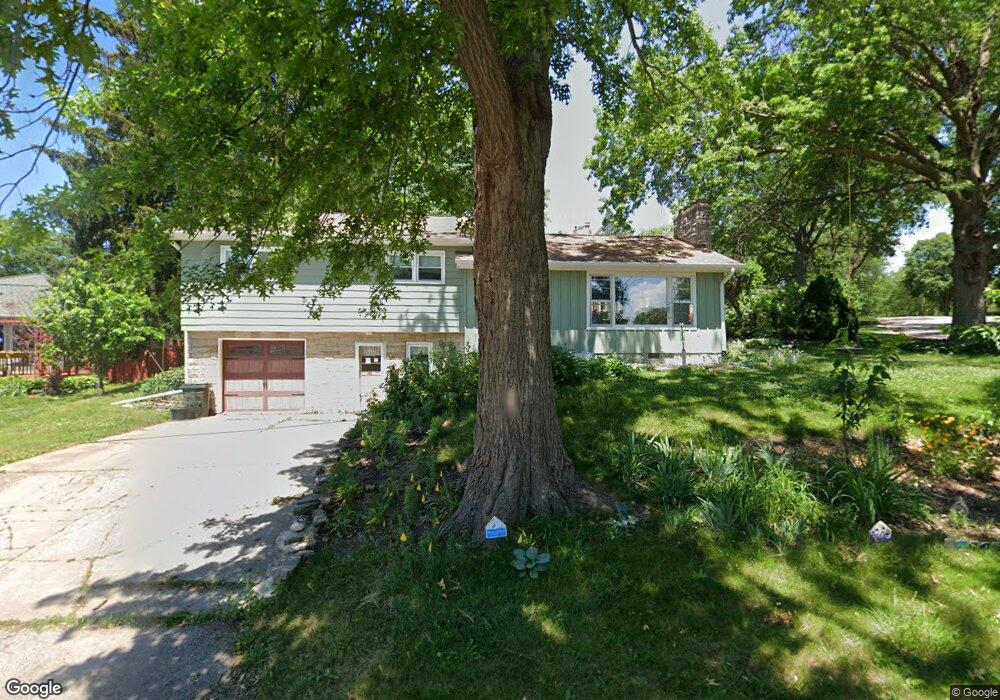 1621 Ridgeway Ln, Cedar Falls, IA 50613 - photo 1