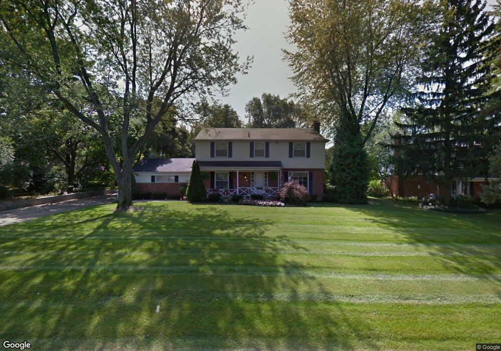 482 Henley Dr, Bloomfield Hills, MI 48304 - photo 1