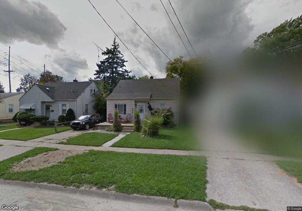 984 Johnson Ave, Flint, MI 48532 - photo 1