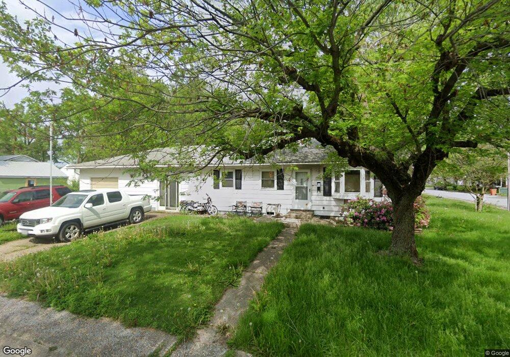 1401 S 4th St, Mattoon, IL 61938 - photo 1