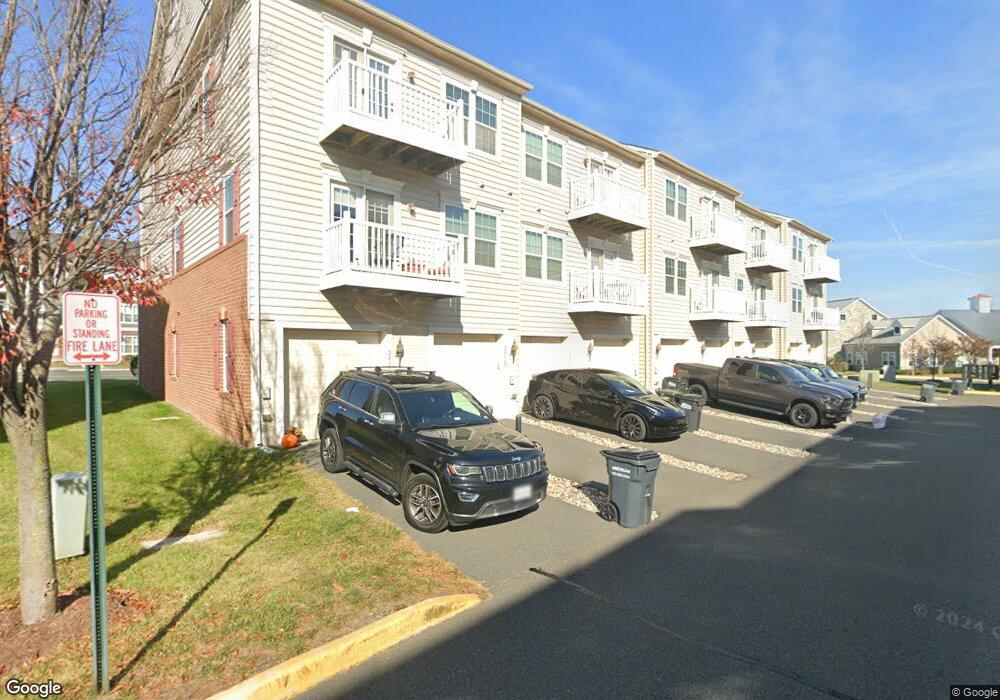 24652 Hutchinson Farm Dr unit N/A, Sterling, VA 20166 - photo 1