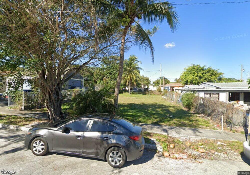 813 39th St, West Palm Beach, FL 33407 - photo 1