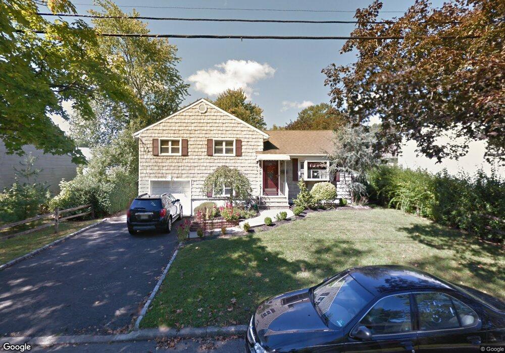 810 Princeton Rd, Linden, NJ 07036 - photo 1