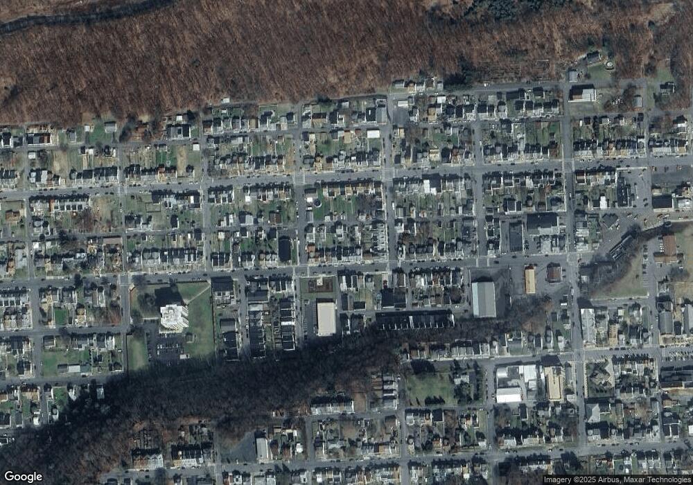 1125 W Arch St, Coal Township, PA 17866 - photo 1