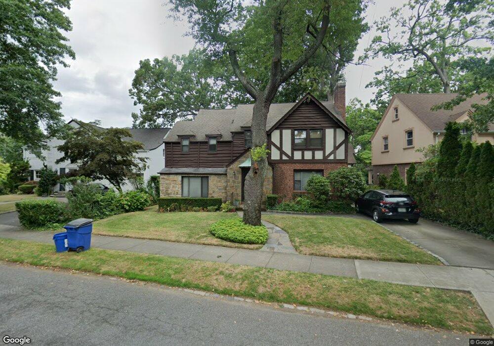 18463 Aberdeen Rd, Jamaica, NY 11432 - photo 1