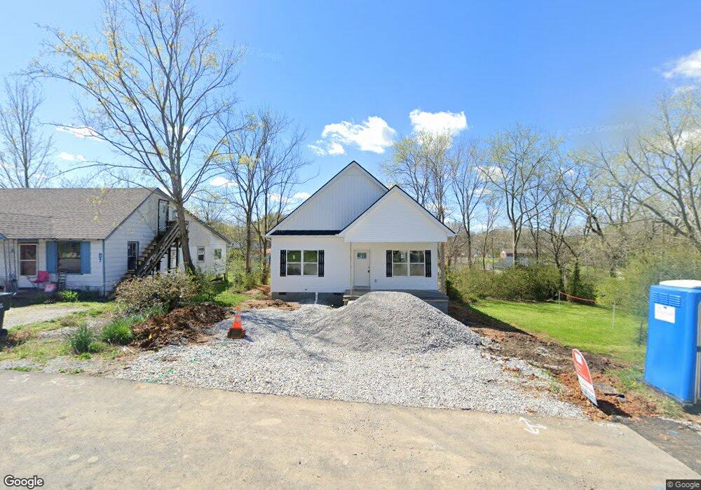 805 W 3rd St, Dickson, TN 37055 - photo 1