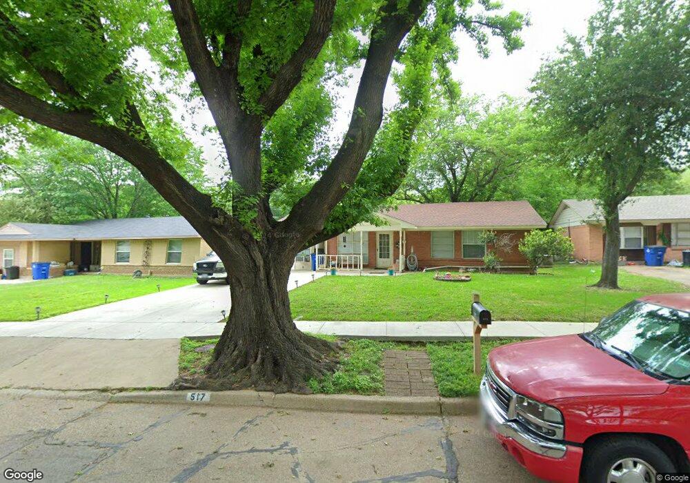 517 Cherry Ln, Ennis, TX 75119 - photo 1