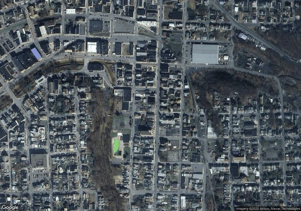 304 N Shamokin St, Shamokin, PA 17872 - photo 1